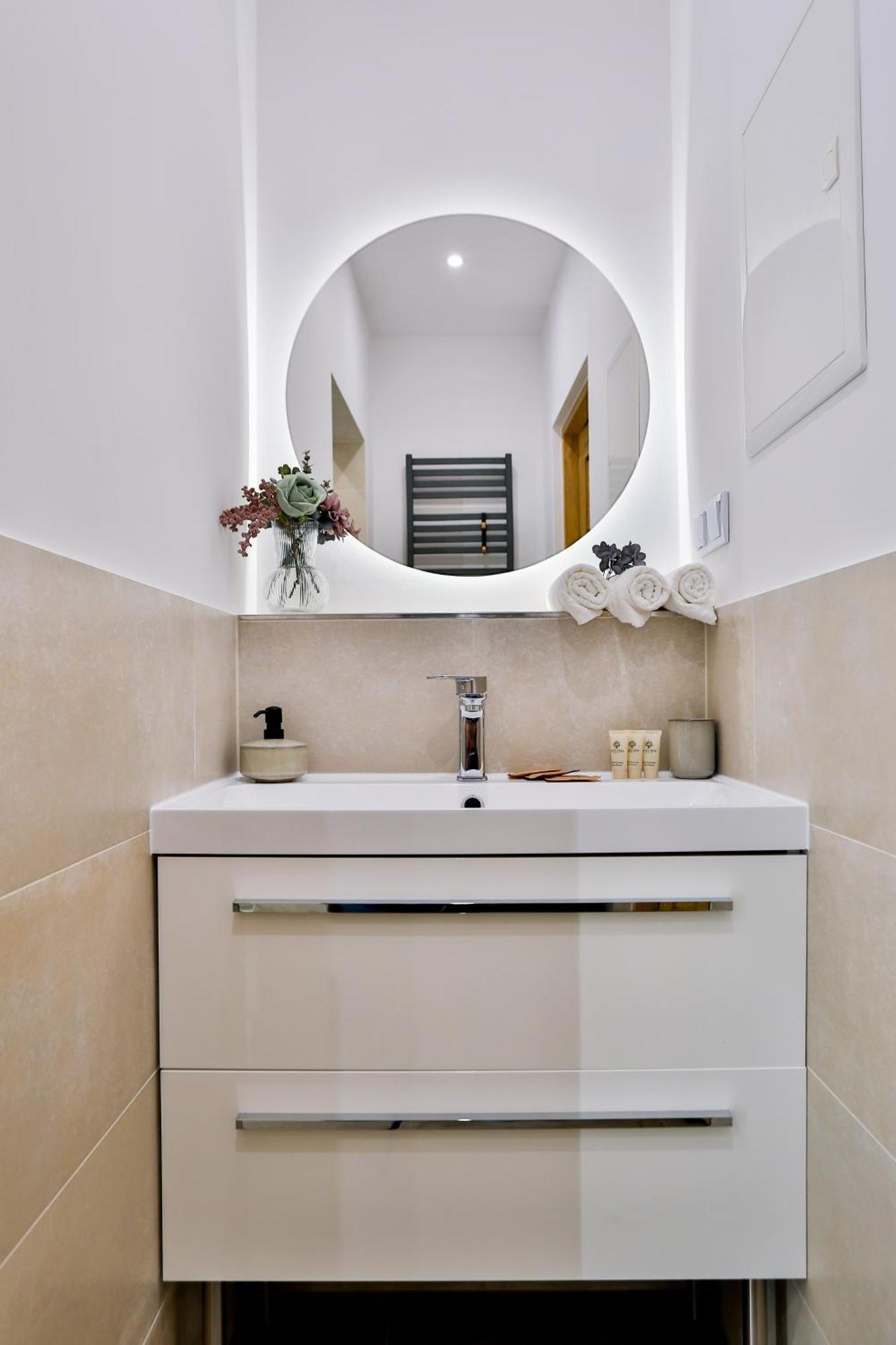 Studio Artdeco รับกา ภายนอก รูปภาพ